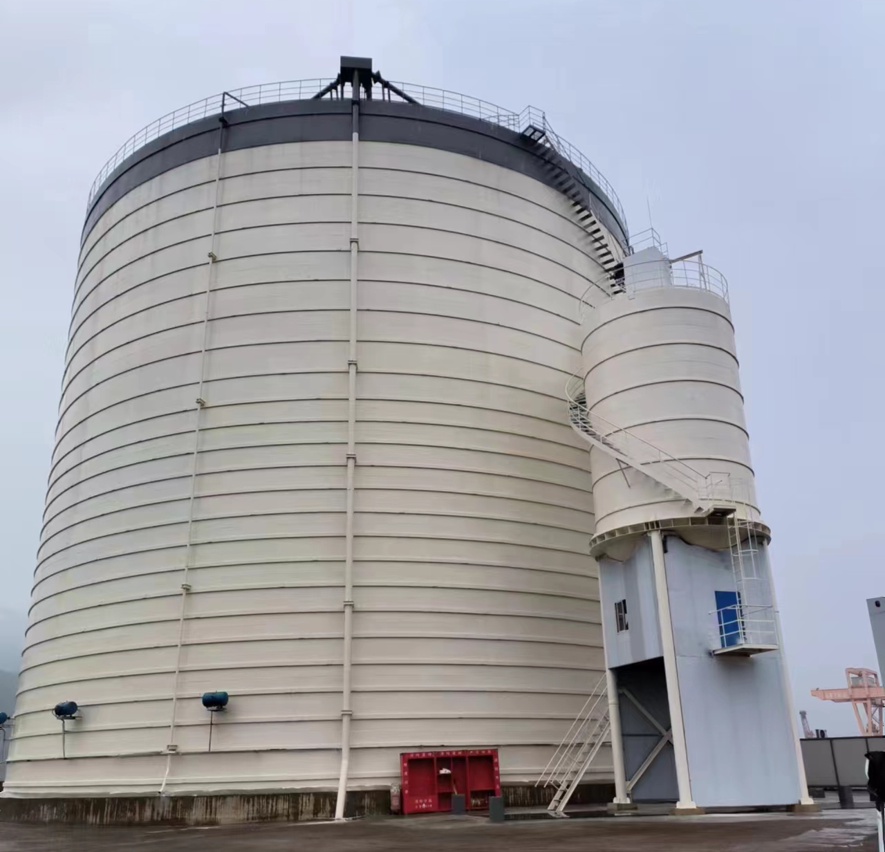 达日10万吨水泥钢板库